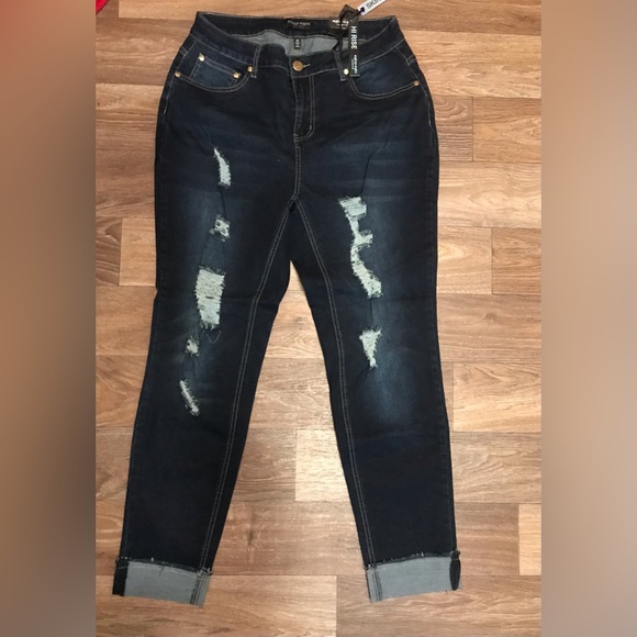 New with tags attached Women’s Eighty Eight Premium Distressed Jeans sz 14 - Picture 1 of 4